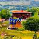 اقامتگاه بومگردی بام رودبار، رزرو اقامتگاه و کلبه چوبی در روستای ییلاقی گیلان